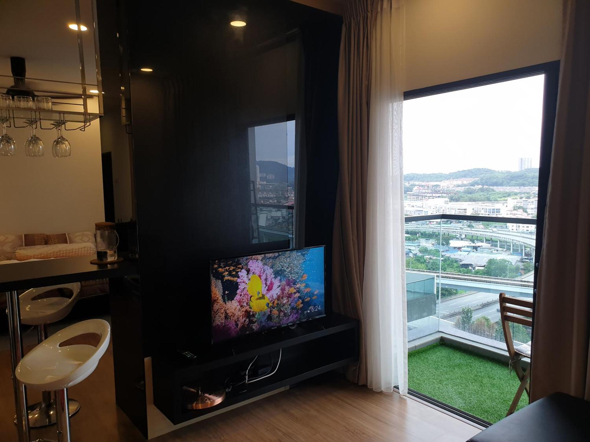 Mlh Deluxe Studio Suites @ Landmark Residence Черас Екстериор снимка