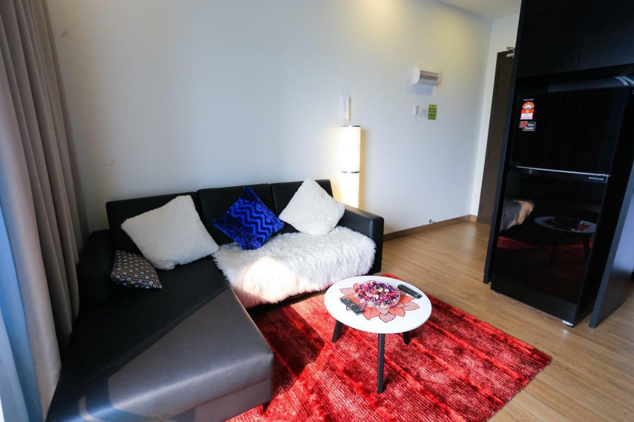 Mlh Deluxe Studio Suites @ Landmark Residence Черас Екстериор снимка